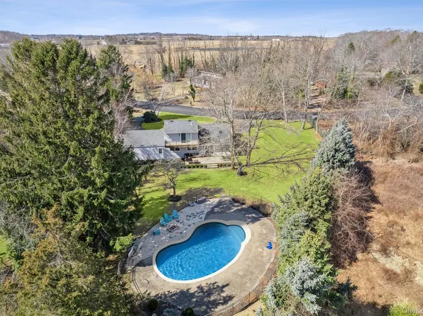 435 Old Saddle Lane, Cutchogue, NY 11935