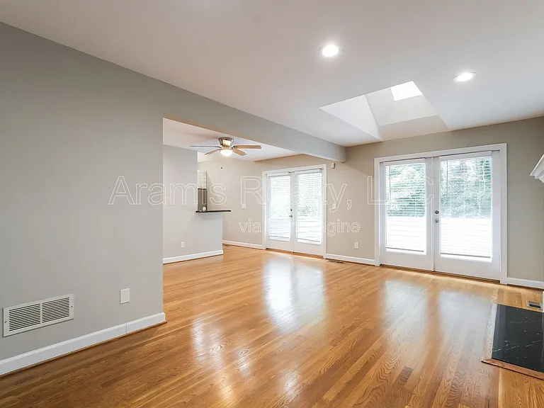 280 Halah Cir NE — Photo 8