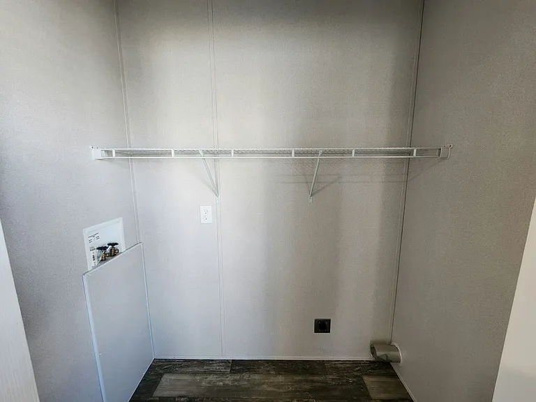 453 Emden St #453 — Photo 9