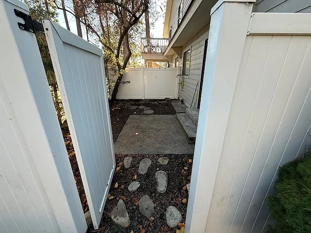 623 E Whispering Pines Ln — Photo 23