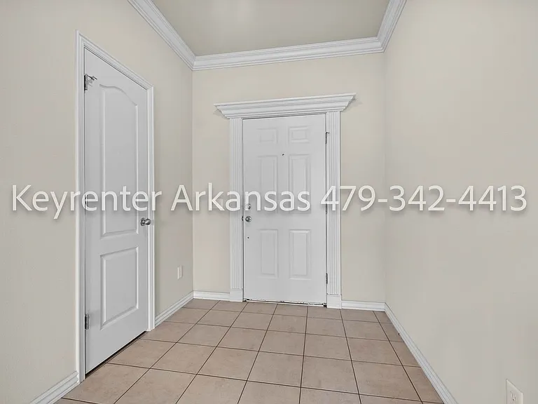800 SW Summitchase Rd — Photo 5
