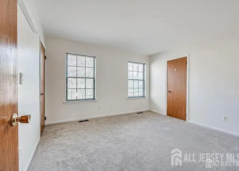 404 Maplecrest Rd — Photo 7