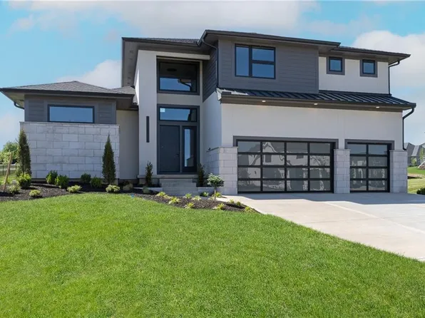 10710 W 142nd Ter, Overland Park, KS 66221