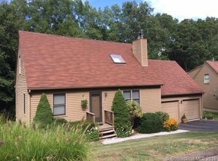 11 Dunham Dr, Guilford, CT 06437