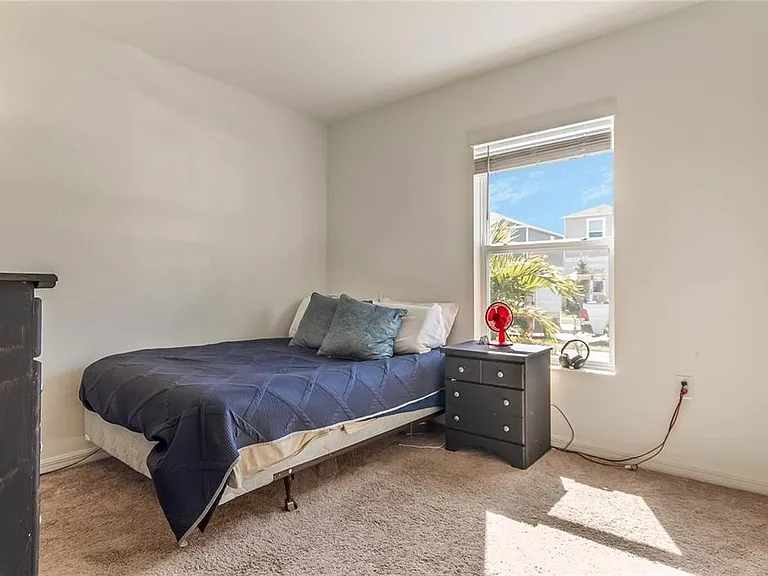 495 Overpool Ave — Photo 5