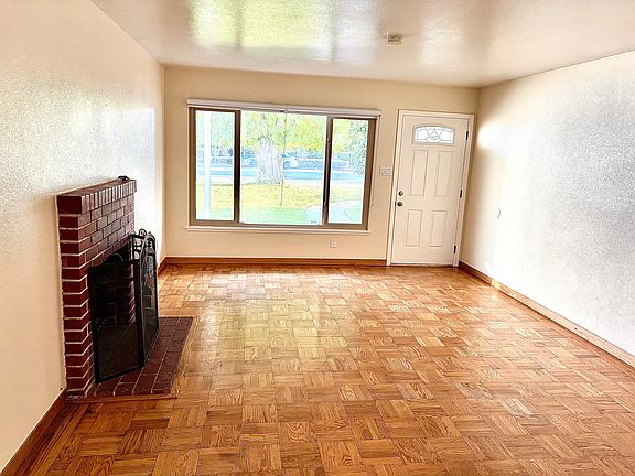 3rd image of 3033 Peralta Blvd