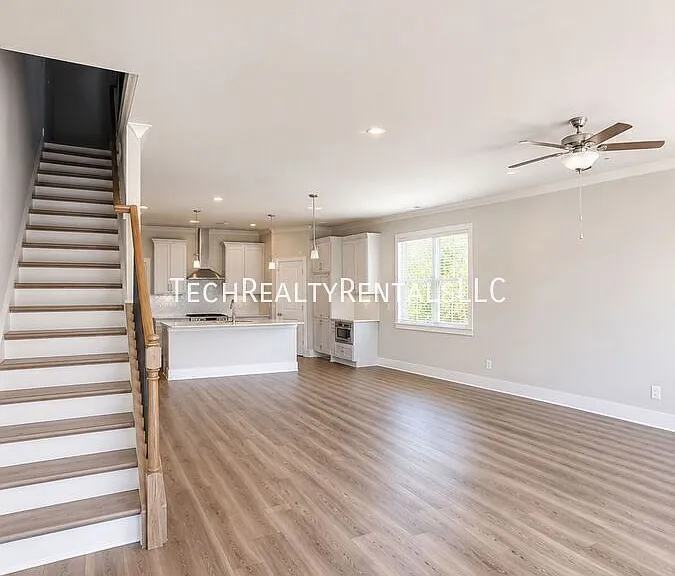 4630 Dogwood Pl #1 — Photo 2