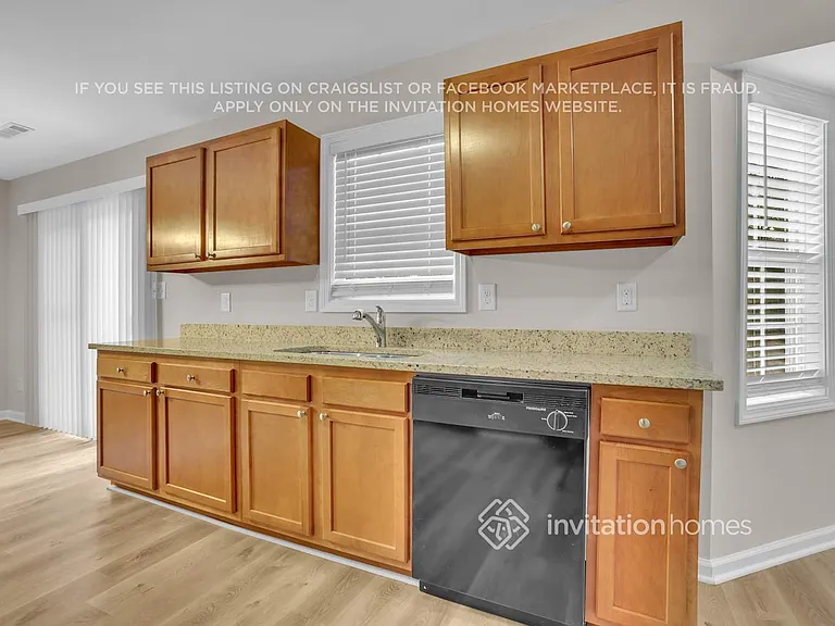 3766 Paddington Trl — Photo 13