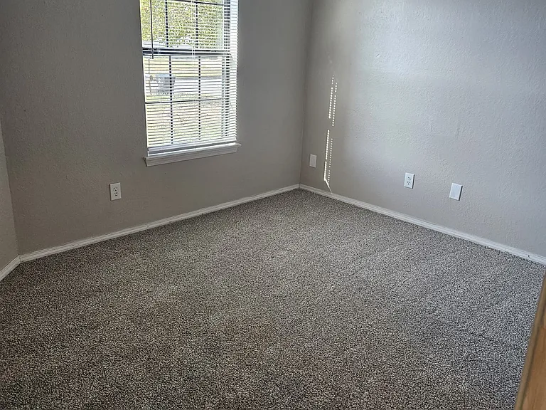 1504 W Madison St — Photo 12