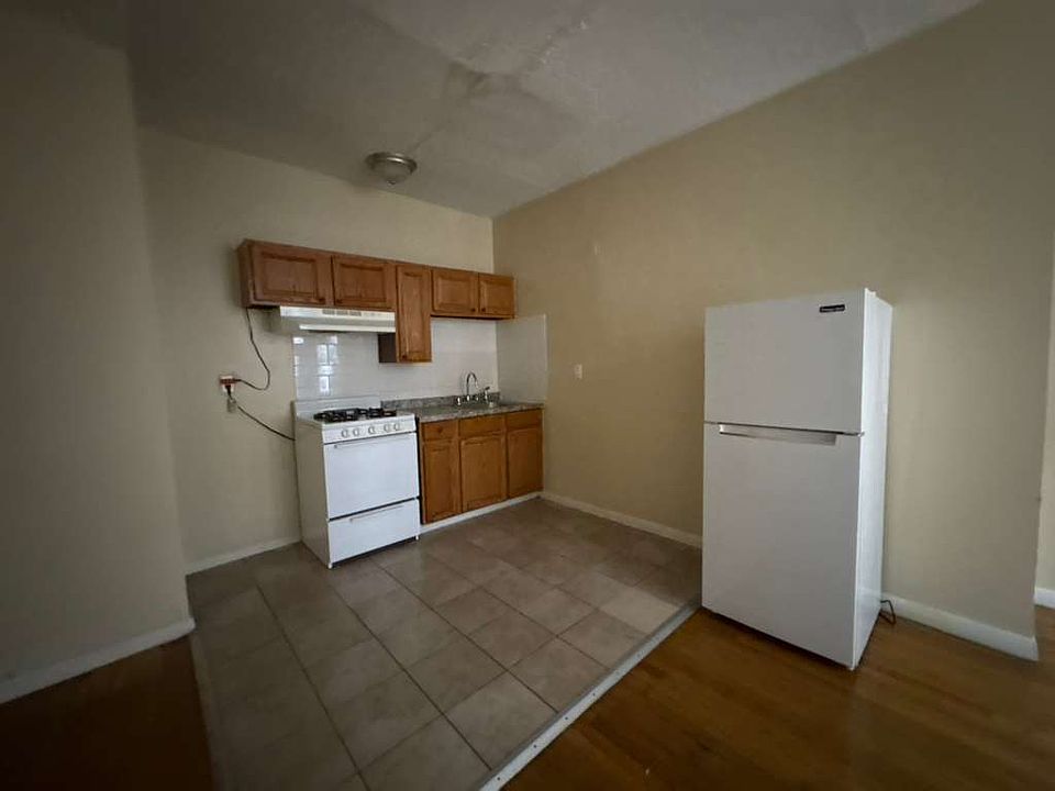 1st image of 104 Sherman Ave #3A