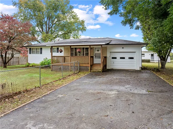 119 Carr Ct, Harrison, AR 72601