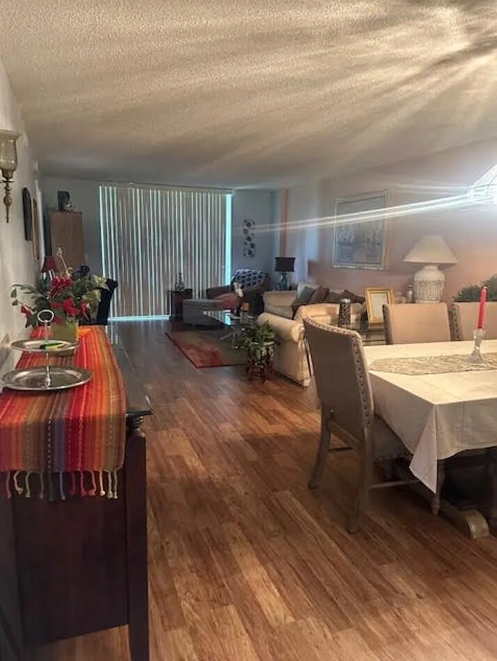 1 bed, 2.0 bath, 1330 sqft, $1,800 — Photo 3