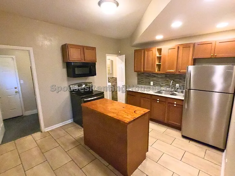 2722 Doctor Andrew J Brown Ave — Photo 7
