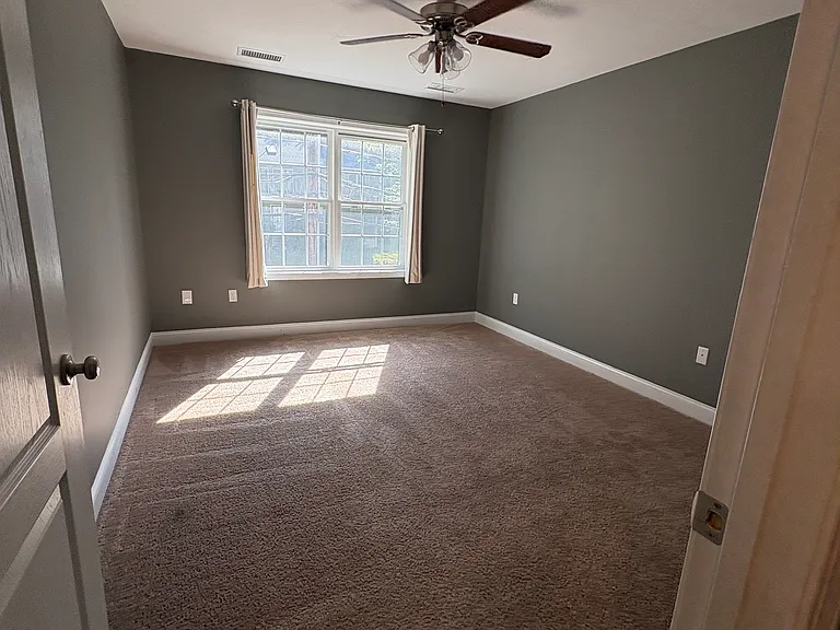 38 Ludlow Rd #F — Photo 11