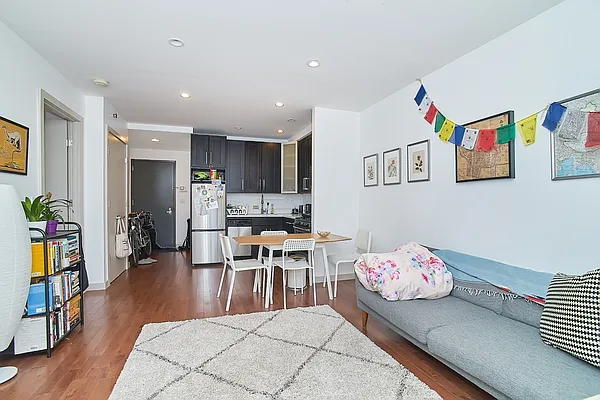 Rented by Streetwise NYC LLC | media 20