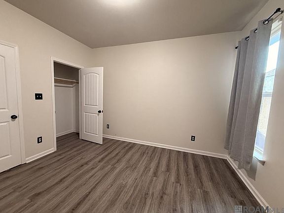 4th image of 583 Fall River Dr