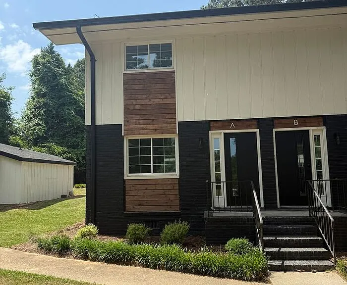 708 Hawes Ct — Photo 1