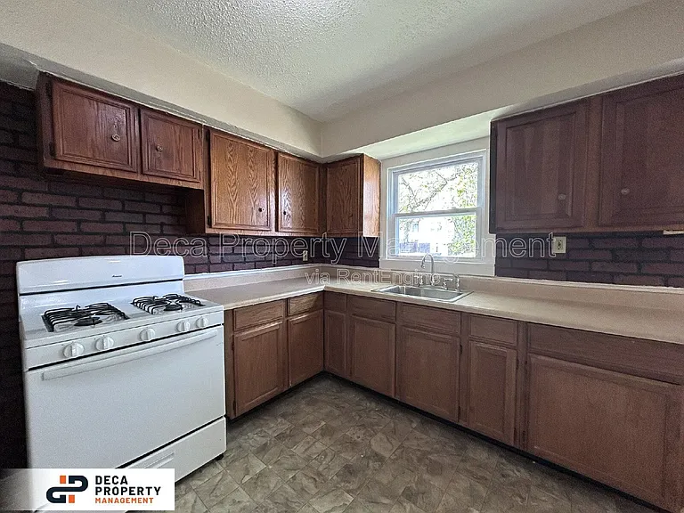 5318 Winslow Dr — Photo 7