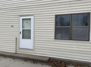 103 W 1st St APT D, Roxana, IL 62084