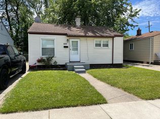 560 E Harwood Ave, Madison Heights, MI 48071