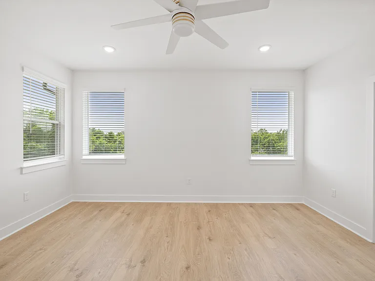 1608 Kit Cir — Photo 18