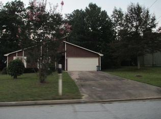 6655 Smoke Ridge Dr, Atlanta, GA 30349