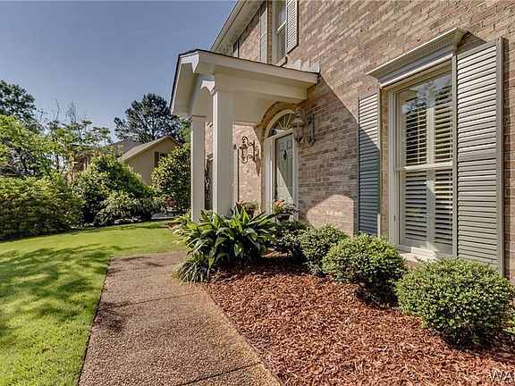 3rd image of 2218 Trenton Dr