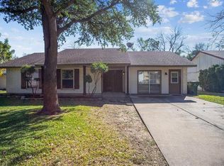 902 Westbrook Dr, Garland, TX 75043