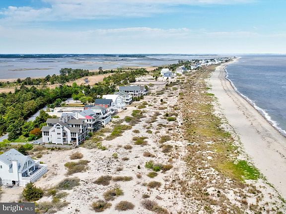 3rd image of 1916 N Bay Shore Dr