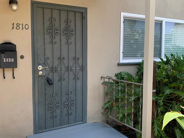1810 Polk Ave — Photo 2