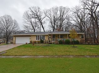 820 N Elm Dr, New Lenox, IL 60451