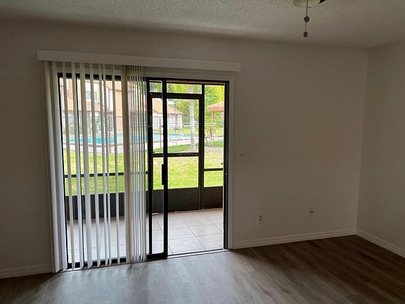 4th image of 144 White Fawn Dr #144