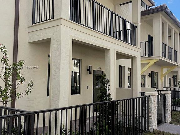 4th image of 4612 NW 83rd Ave #4612