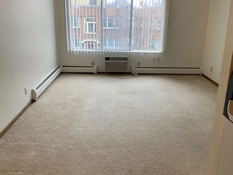 DJ Smith Realty Emerson Ave S — Photo 9