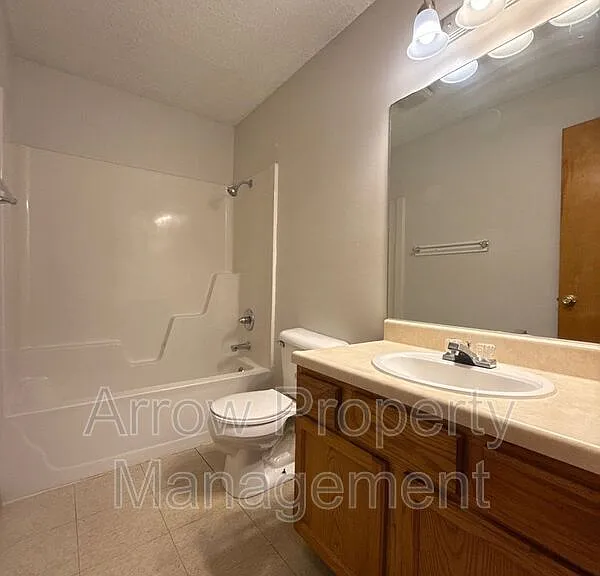 1248 S Jackson St — Photo 13