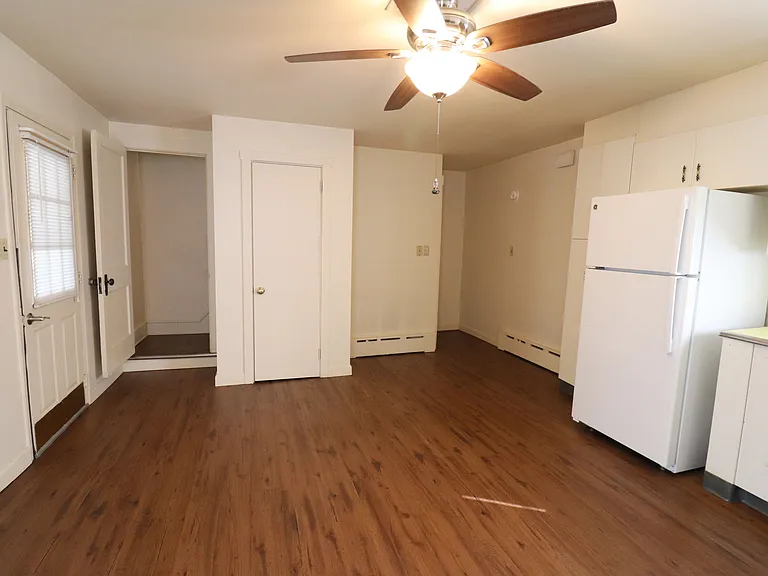 517 E Main St — Photo 6