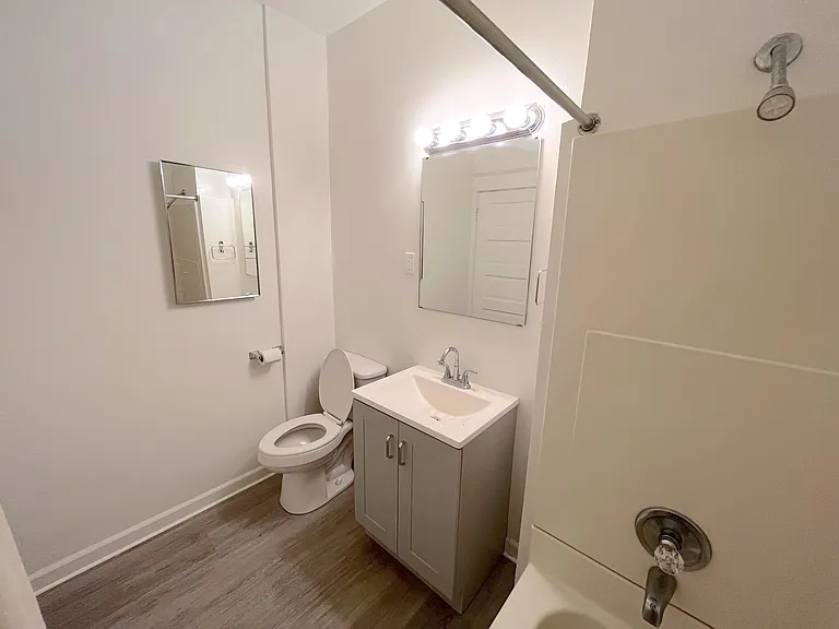 1722 N 45th St #6 — Photo 11