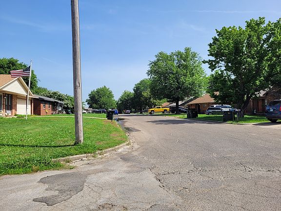 5th image of 1420 N 8th Pl
