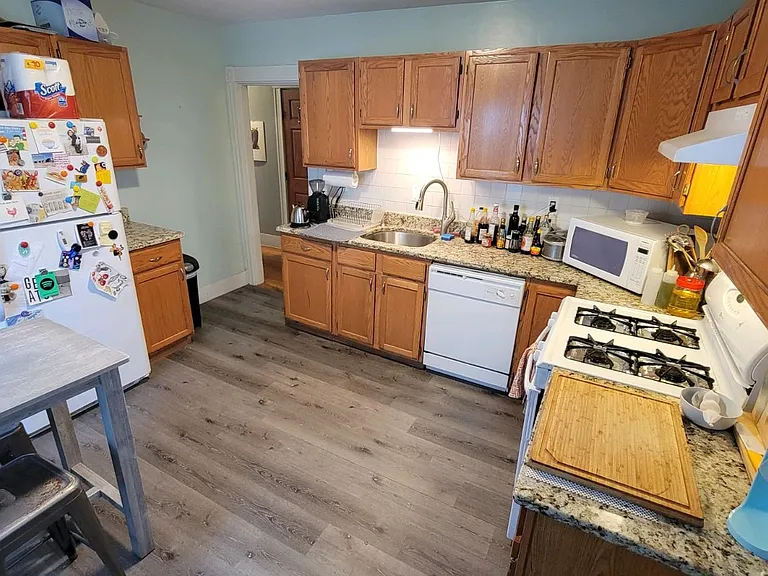 357 Highland Ave #2 — Photo 10