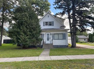 308 3rd Ave NE, Roseau, MN 56751