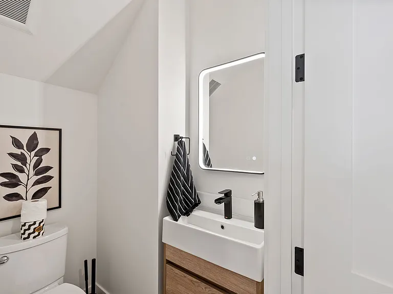 330 NE Quimby Ave #1 — Photo 18