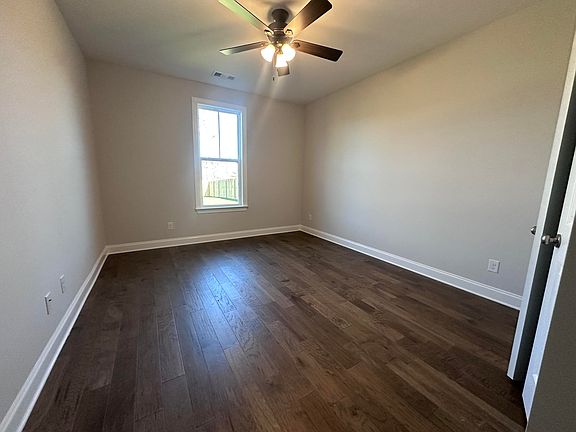 5th image of 945 Lillian Park Drive