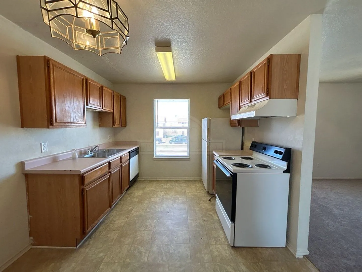 1702 Benttree Dr — Photo 4