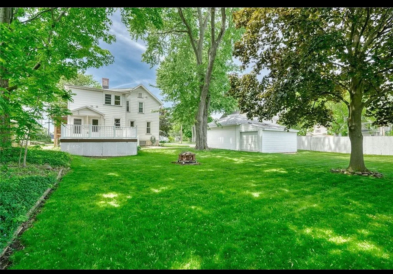 2 bed, 1047 sqft, $1,800 — Photo 3