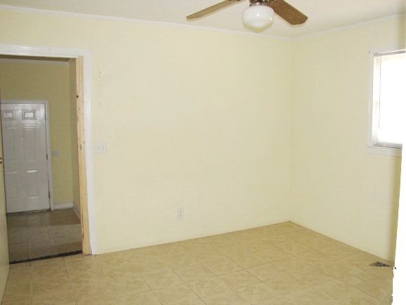 3rd image of 1008 Lakeview Blvd