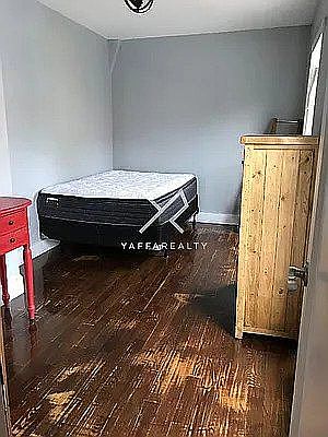 5th image of 783 Lincoln Pl APT 2