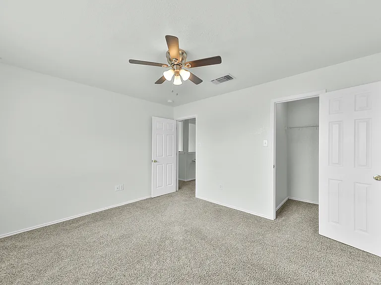 210 Hallie Pass — Photo 30