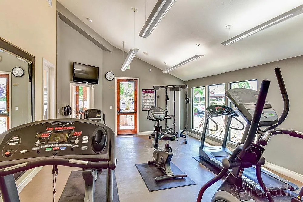 Mission Sierra Apartments — Photo 4