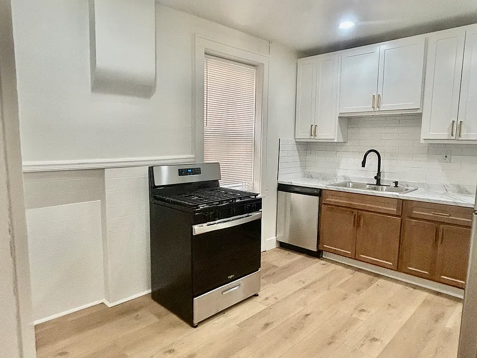 4035 S Grand Blvd #1F