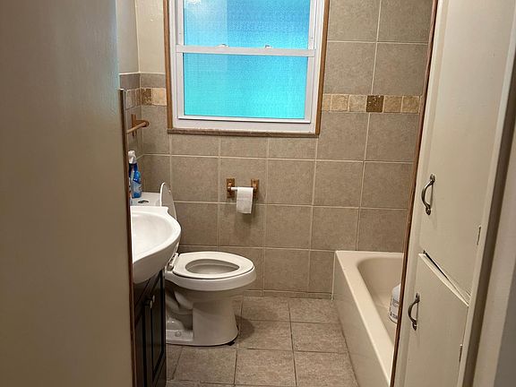 2nd image of 3839 Glaser Dr